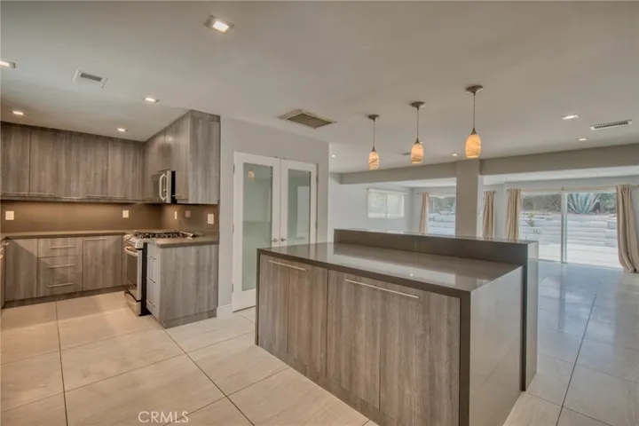 20516 Clark, Woodland Hills, California 91367