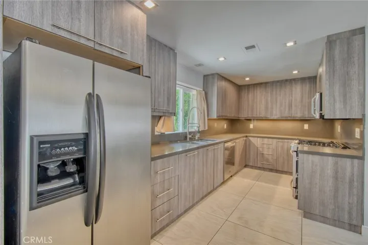 20516 Clark, Woodland Hills, California 91367