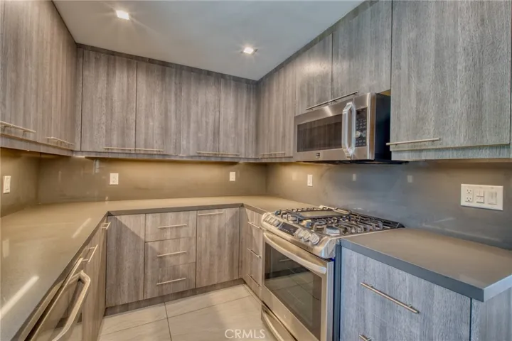 20516 Clark, Woodland Hills, California 91367