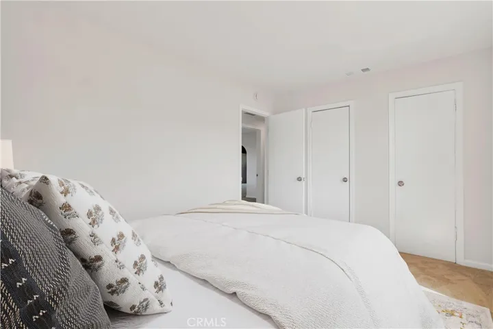 Virtually staged