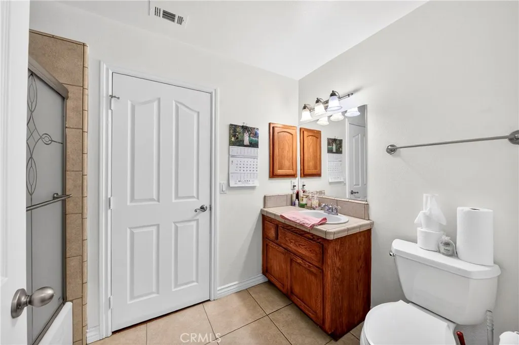 2nd bathroom