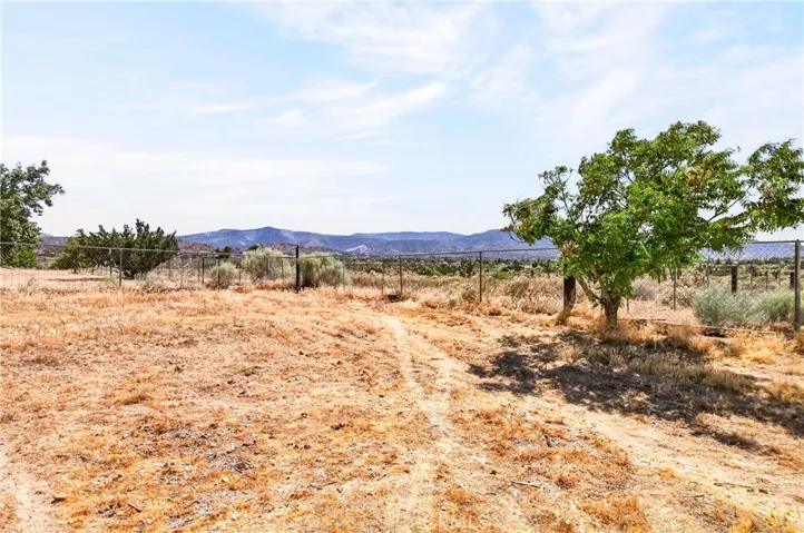 9562 Cambria Court, Phelan, California 92371