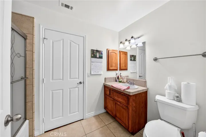2nd bathroom
