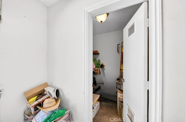 Storageroom  in Garage.