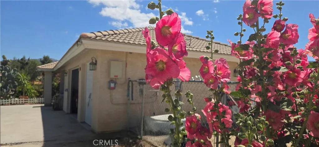 9562 Cambria Court, Phelan, California 92371
