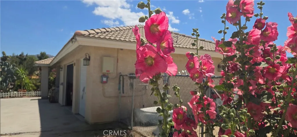 9562 Cambria Court, Phelan, California 92371