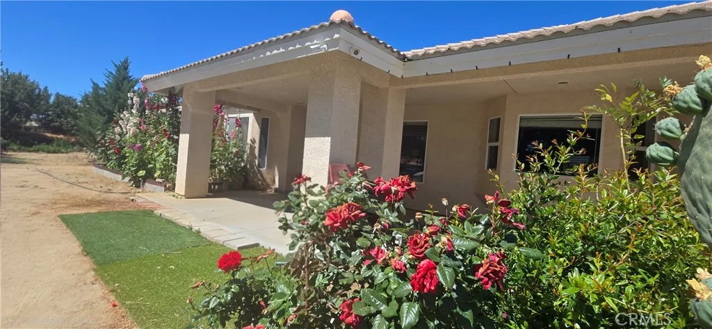 9562 Cambria Court, Phelan, California 92371