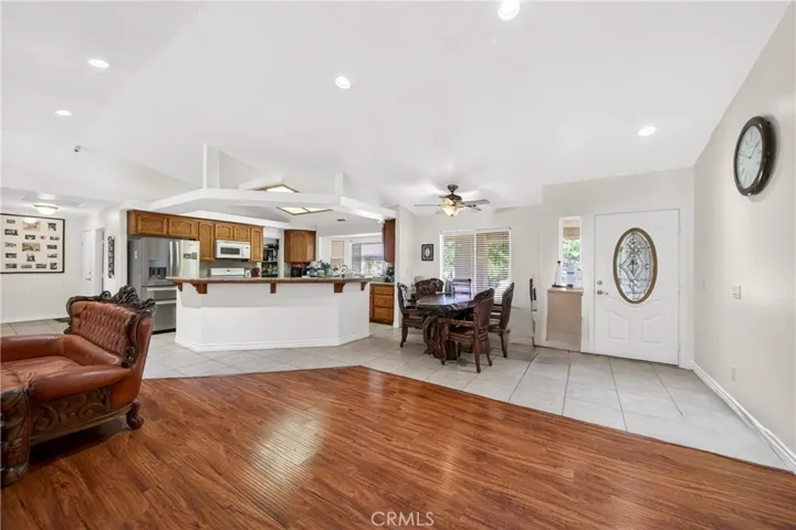 9562 Cambria Court, Phelan, California 92371
