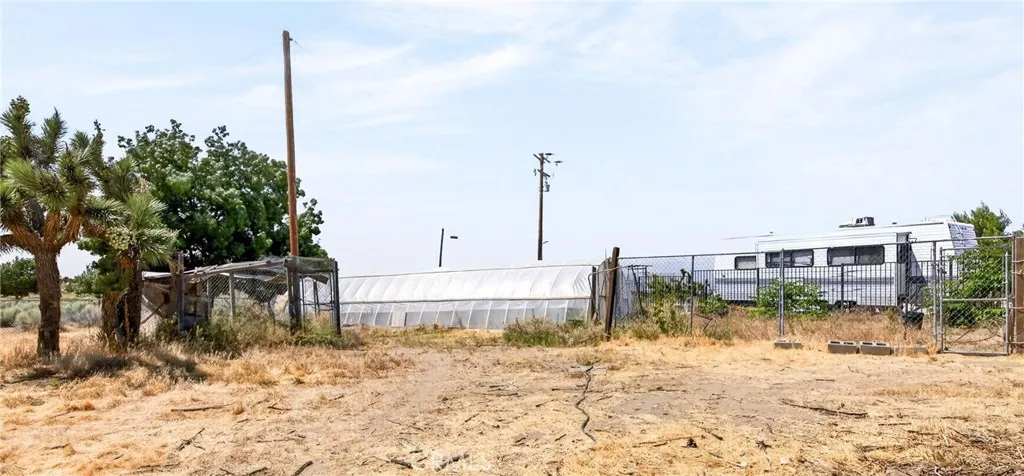 9562 Cambria Court, Phelan, California 92371
