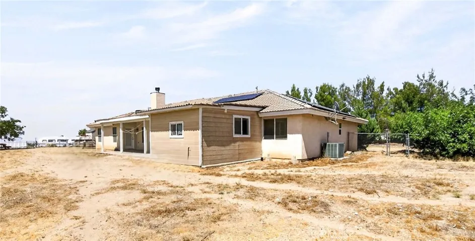 9562 Cambria Court, Phelan, California 92371