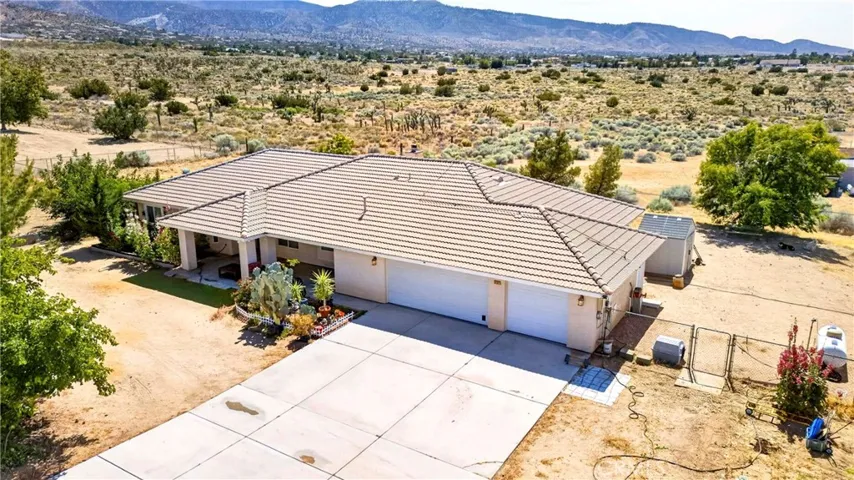 9562 Cambria Court, Phelan, California 92371