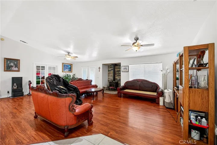 9562 Cambria Court, Phelan, California 92371