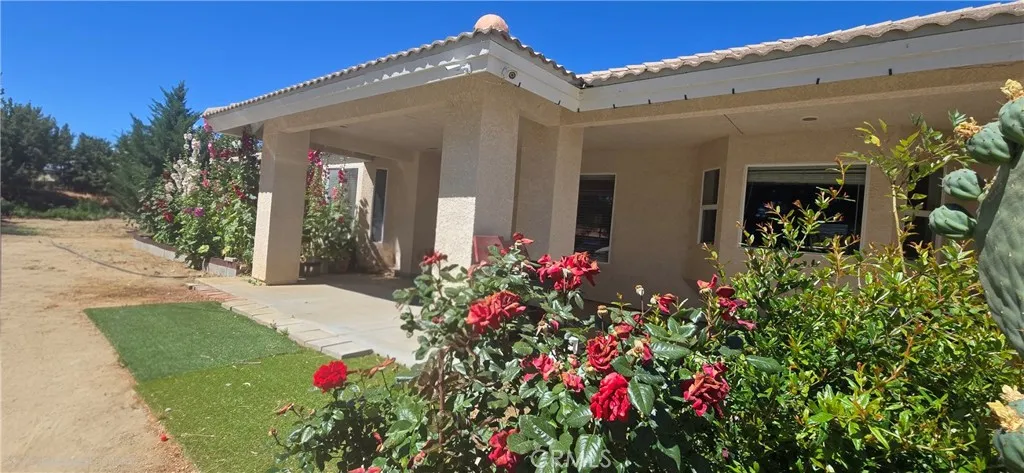9562 Cambria Court, Phelan, California 92371