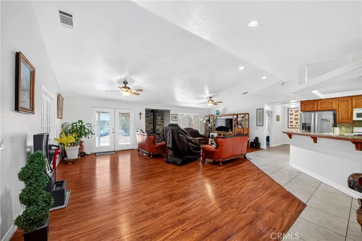 9562 Cambria Court, Phelan, California 92371