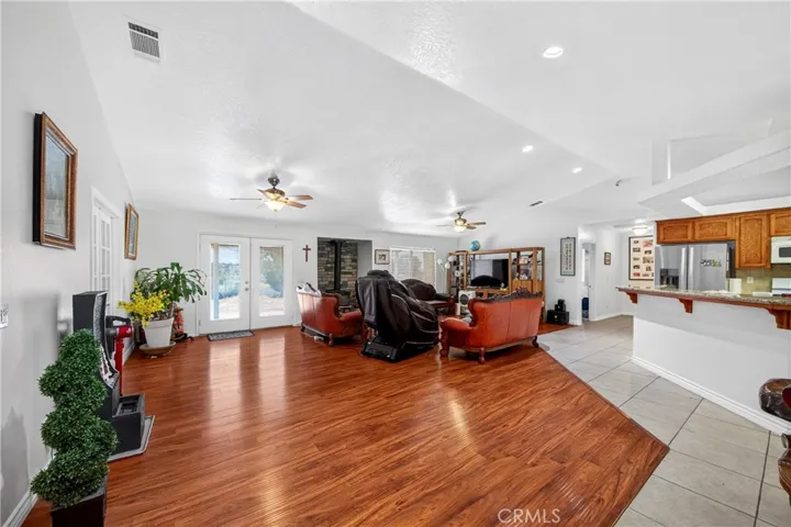 9562 Cambria Court, Phelan, California 92371