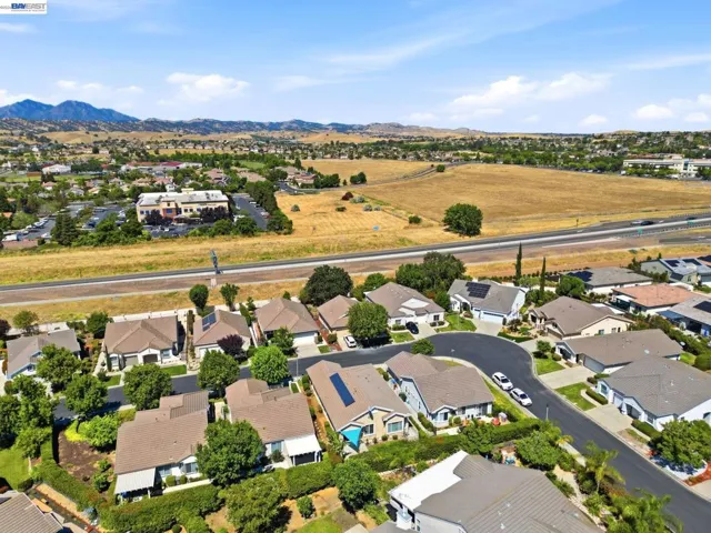 281 Black Amber Way, Brentwood, California 94513