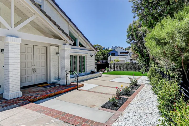 10 Cambridge, Manhattan Beach, California 90266