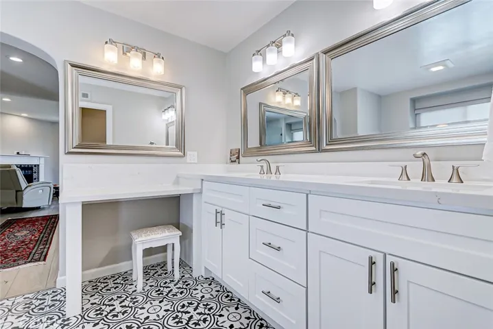 10 Cambridge, Manhattan Beach, California 90266