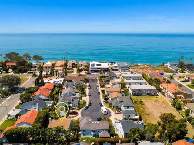 Amazing Beach Close, end of cul-de-sac home, with ocean breezes galore.
