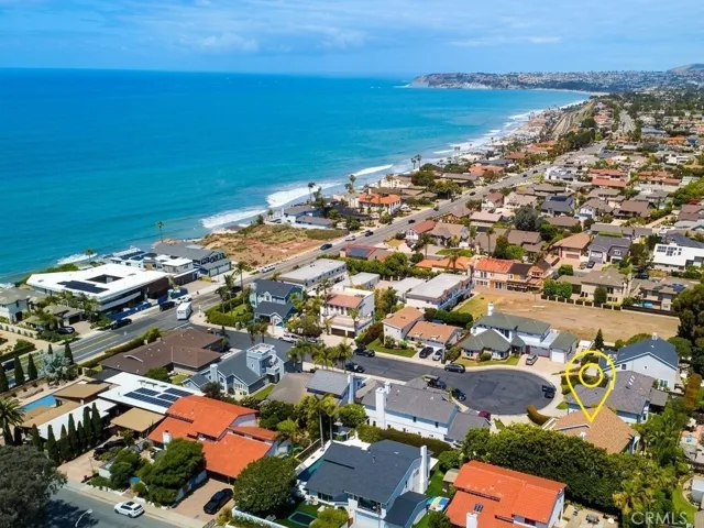 Located minutes from Dana Point Harbor, Doheny Beach, Salt Creek, and all the harbor restaurants.