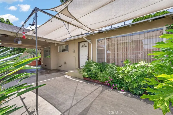 977 N Riverside, Rialto, California 92376