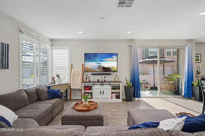 Light & bright living space