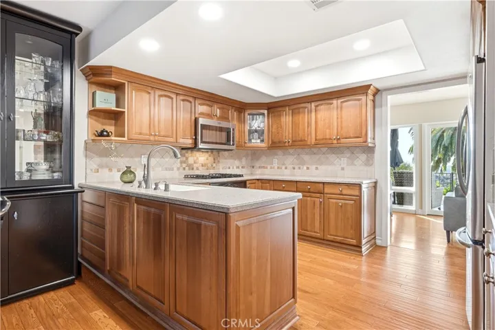 Such a bright and spacious kitchen