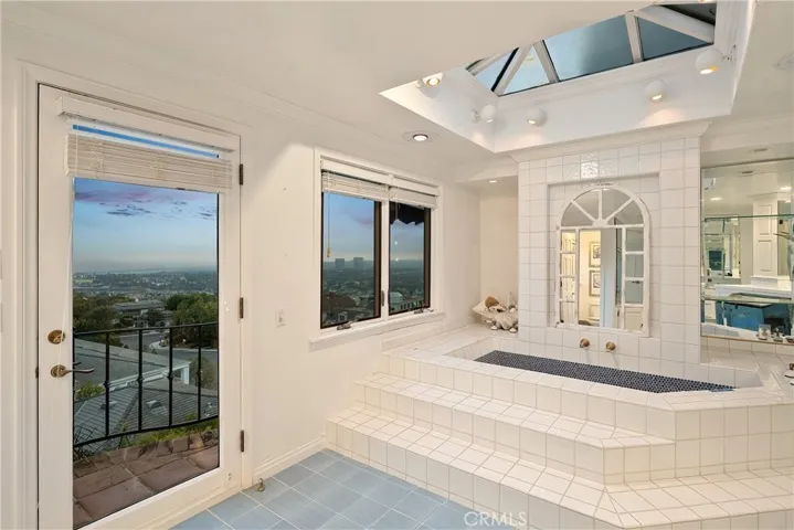 21 Ridgeline Drive, Newport Beach, California 92660