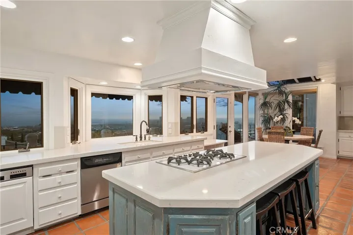 21 Ridgeline Drive, Newport Beach, California 92660