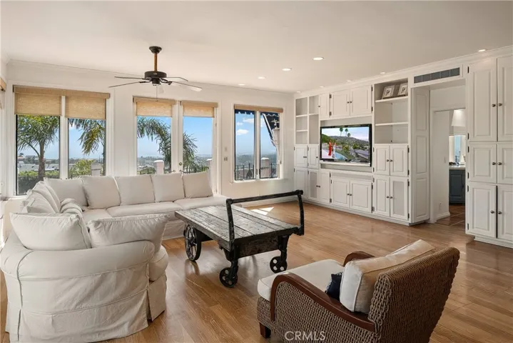 21 Ridgeline Drive, Newport Beach, California 92660