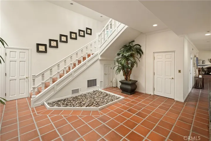 21 Ridgeline Drive, Newport Beach, California 92660