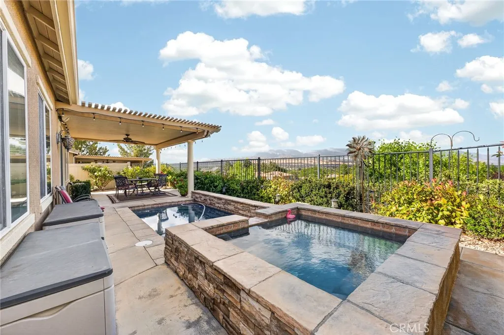 Relax in the Spa and enjoy that View!