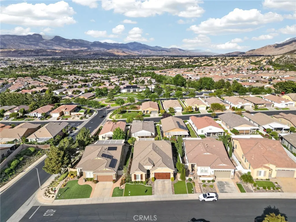 Neighborhood View to the East