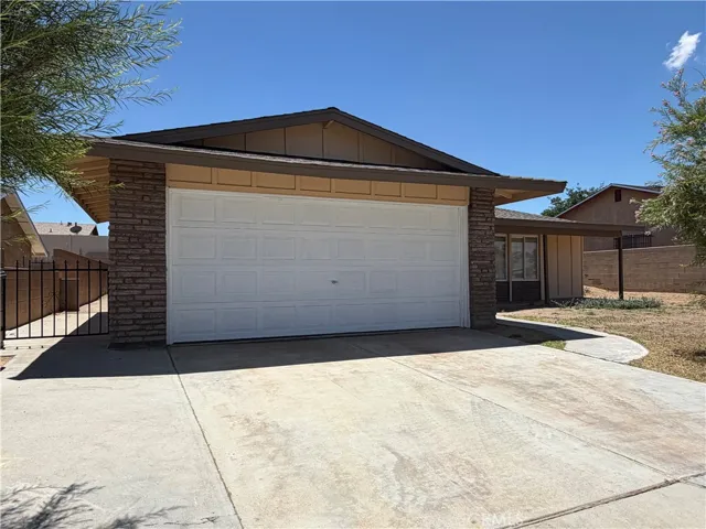 936 Windy Pass, Barstow, California 92311
