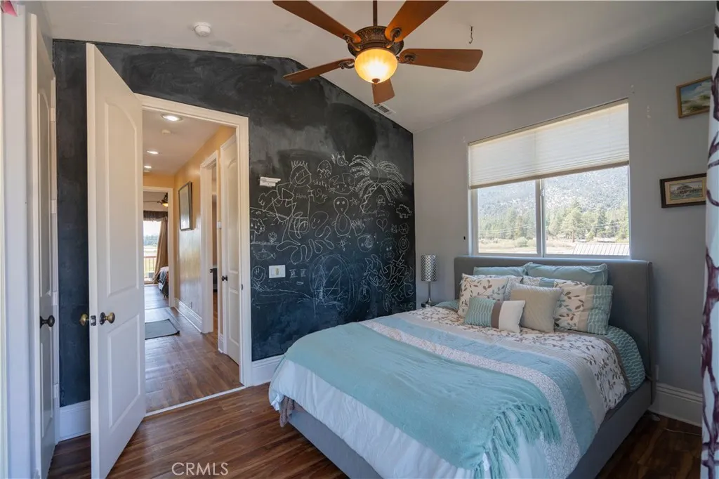 Second upstairs bedroom