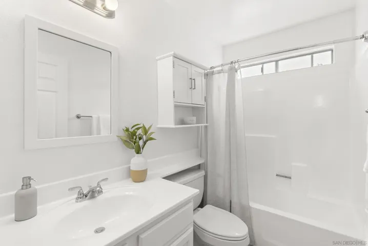 830 Broadway 15, El Cajon, California 92021