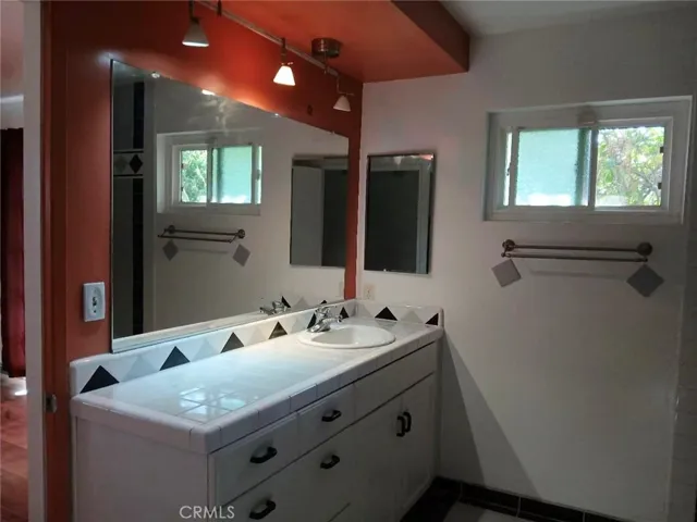 444 Redlands Avenue, Claremont, California 91711