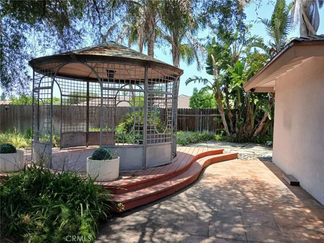 444 Redlands Avenue, Claremont, California 91711