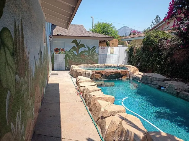 444 Redlands Avenue, Claremont, California 91711