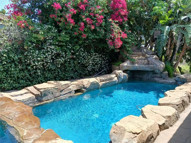 444 Redlands Avenue, Claremont, California 91711