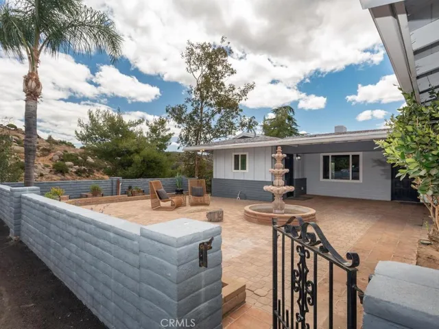 2302 Via Dieguenos, Alpine, California 91901