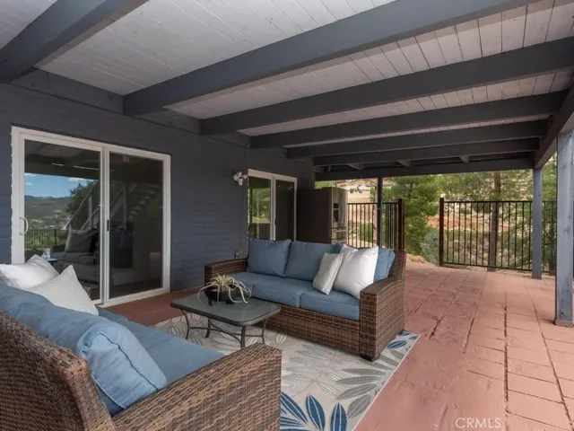 2302 Via Dieguenos, Alpine, California 91901
