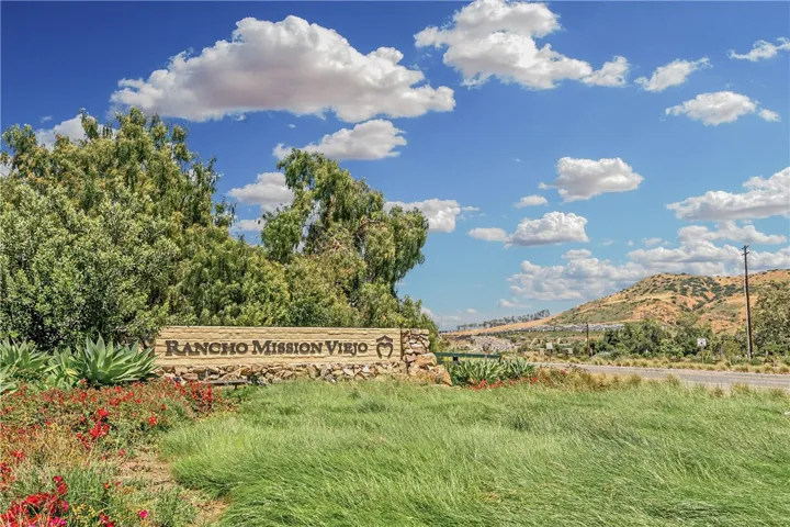 41 Ocaso Street, Rancho Mission Viejo, California 92694