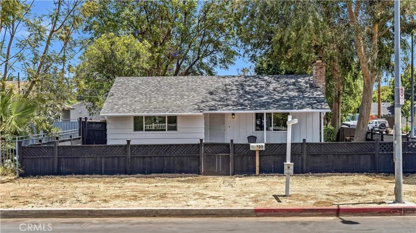 7500 Vassar, Canoga Park, California 91303
