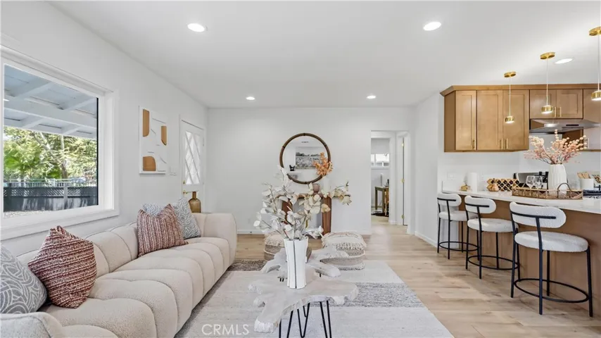 7500 Vassar, Canoga Park, California 91303