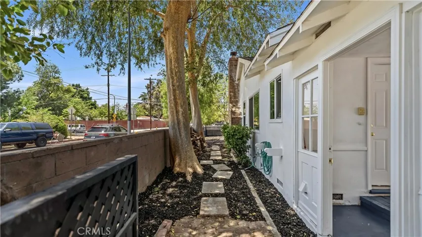7500 Vassar, Canoga Park, California 91303