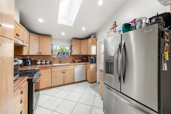 Very functional kitchen!