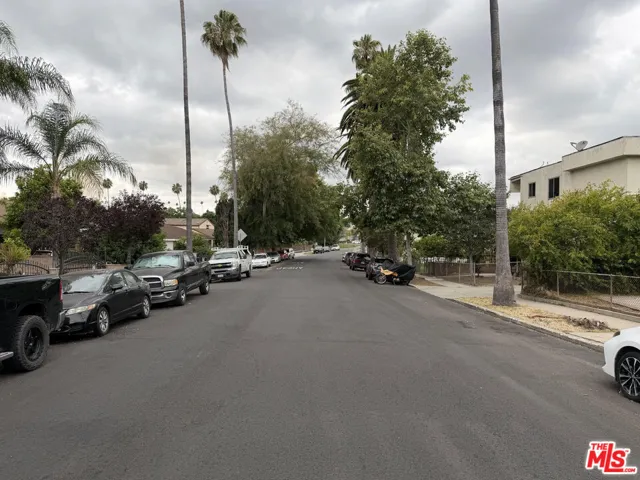 Navarro St