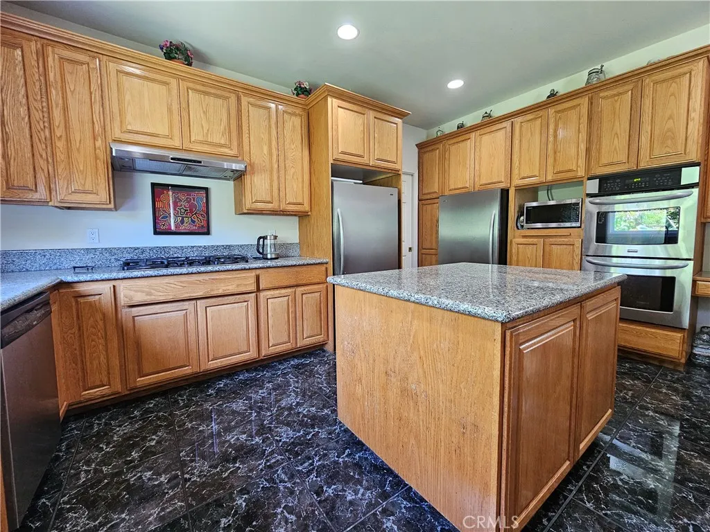 Separate Refrigerator & Freezer, Double Convection Wall Oven