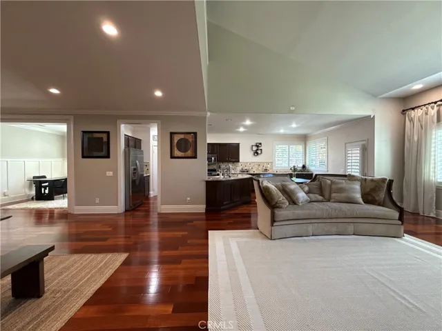 12210 Vista Court, Chino, California 91710